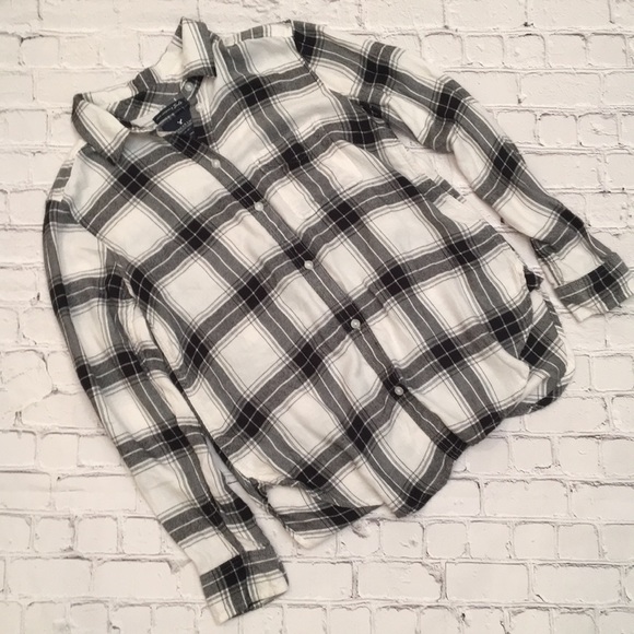 American Eagle Outfitters Tops - American Eagle Outfitters Plaid Flannel Small